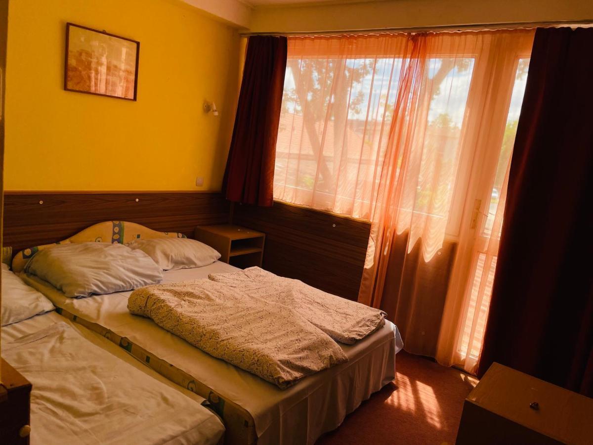 Rév Szálló Balaton Szantod Exterior foto